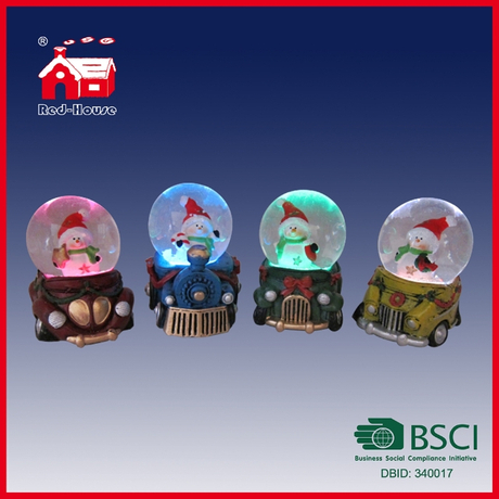 Hot Style Polyresin Christmas Water Globes Gifts From China