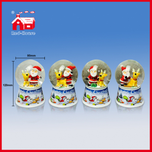 Different Style Christmas Souvenir Glass Water Globe Round Snow Ball